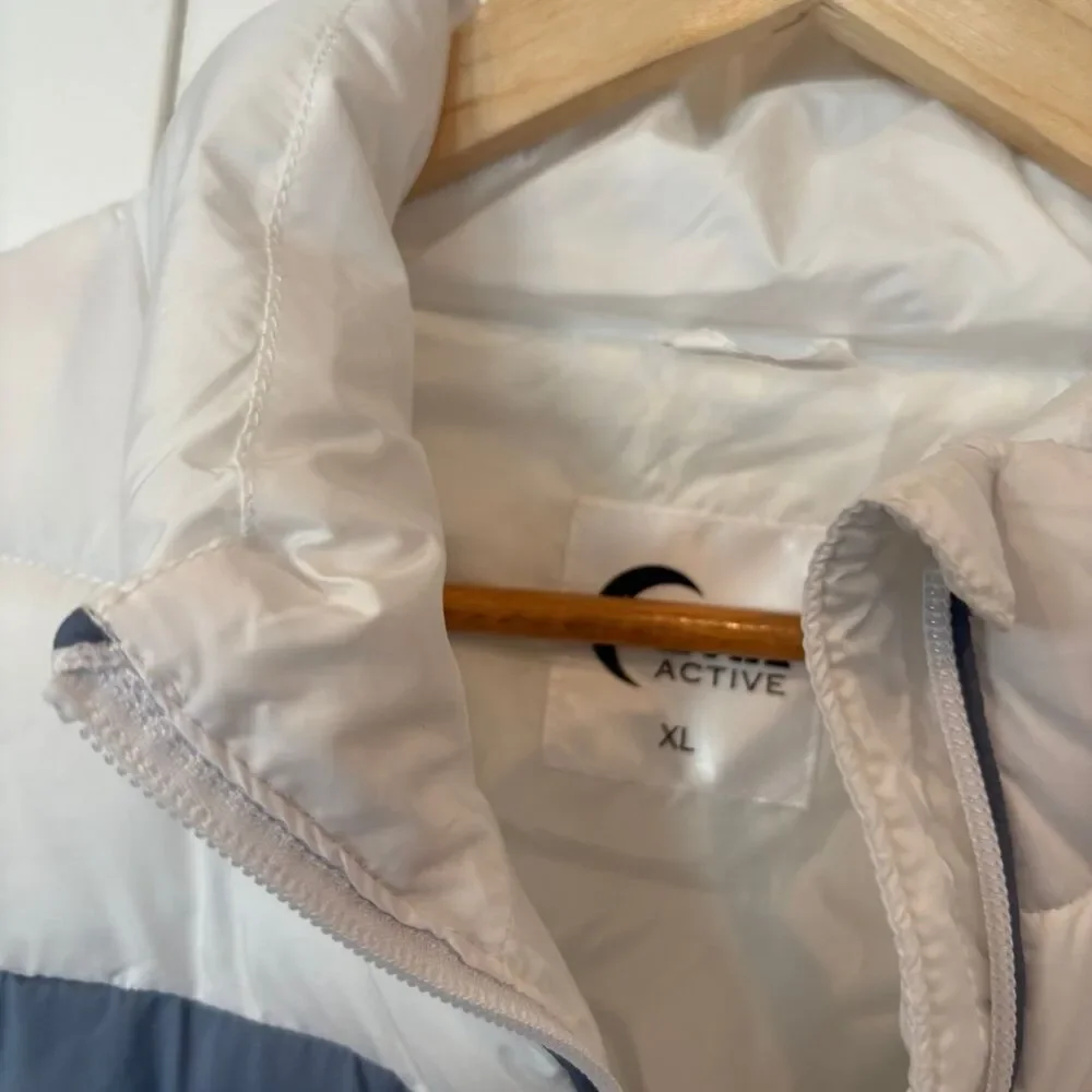 Zyia White Vondelpark Puffer‎ Vest Size XL